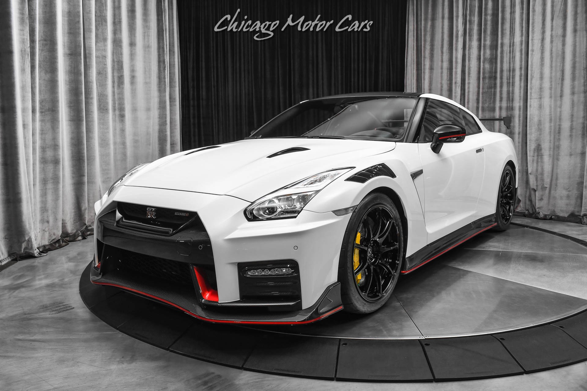 Used-2023-Nissan-GT-R-GTR-NISMO-Coupe-RARE-Example-TONS-of-Carbon-Upgrades-676-WHP-800-Miles