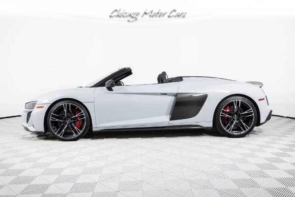 Used 2023 Audi R8 V10 Performance 5.2 Quattro Spyder! ONLY 865 Miles! Suzuka Gray! Black Optics Pkg! for sale Sold at Chicago Motor Cars in West Chicago IL 60185 3