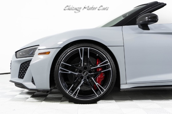 Used 2023 Audi R8 V10 Performance 5.2 Quattro Spyder! ONLY 865 Miles! Suzuka Gray! Black Optics Pkg! for sale Sold at Chicago Motor Cars in West Chicago IL 60185 4