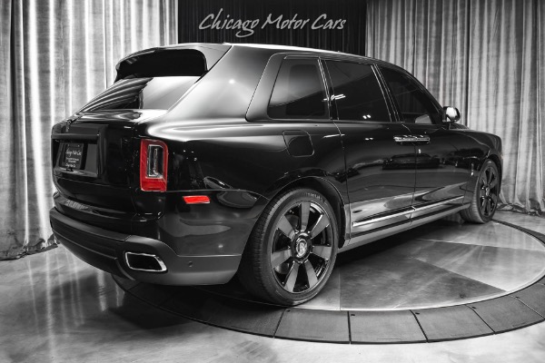 Used 2019 Rolls-Royce Cullinan SUV Rear Theater Config! Lounge Seats! Cullinan Pkg! GORGEOUS Color Combo! for sale Sold at Chicago Motor Cars in West Chicago IL 60185 5