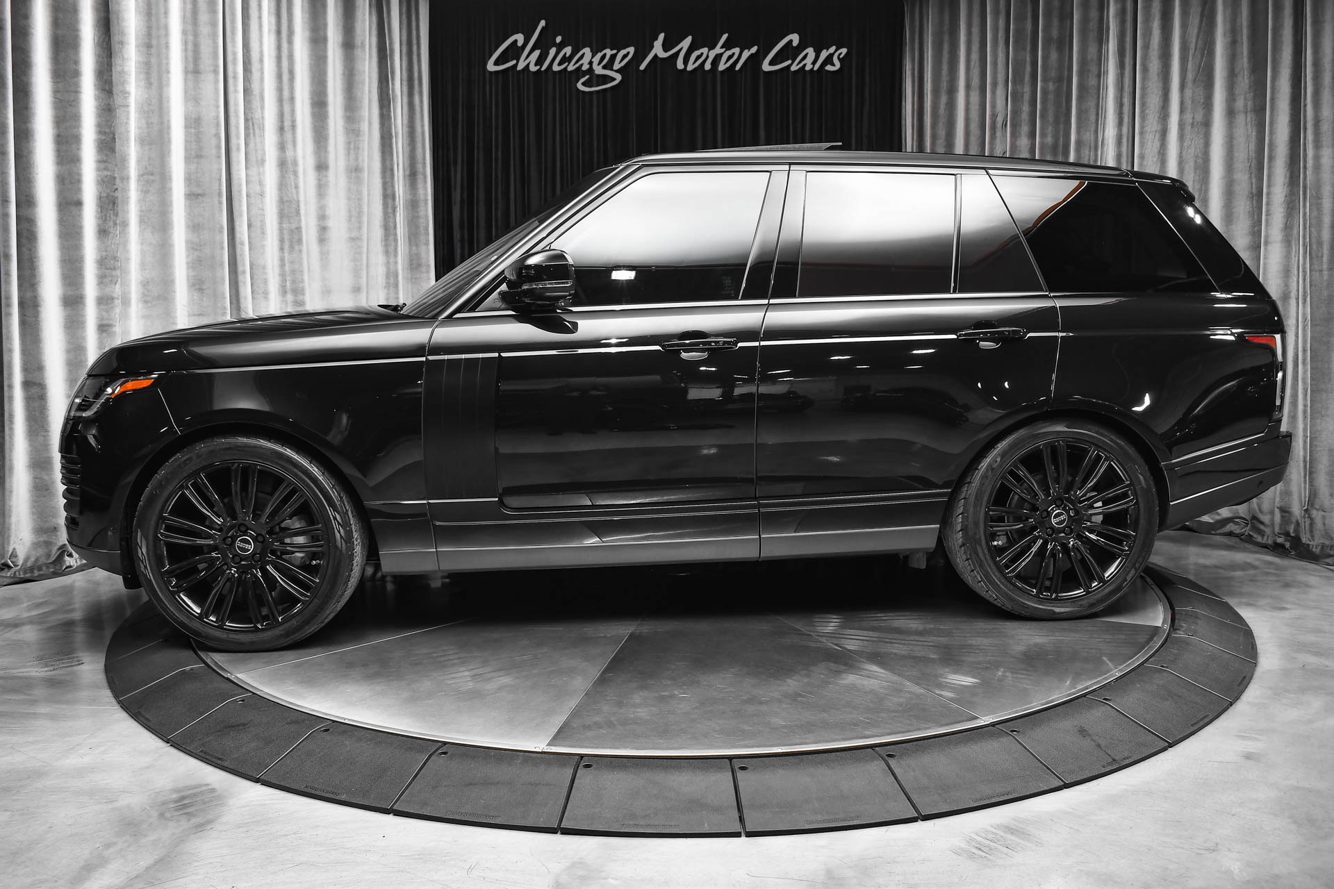 Used 2019 Land Rover Range Rover HSE Td6 SUV Meridian Sound! Entertain. Pkg! 20-Way Htd/Cooled Seats! LOADED for sale Sold at Chicago Motor Cars in West Chicago IL 60185 1