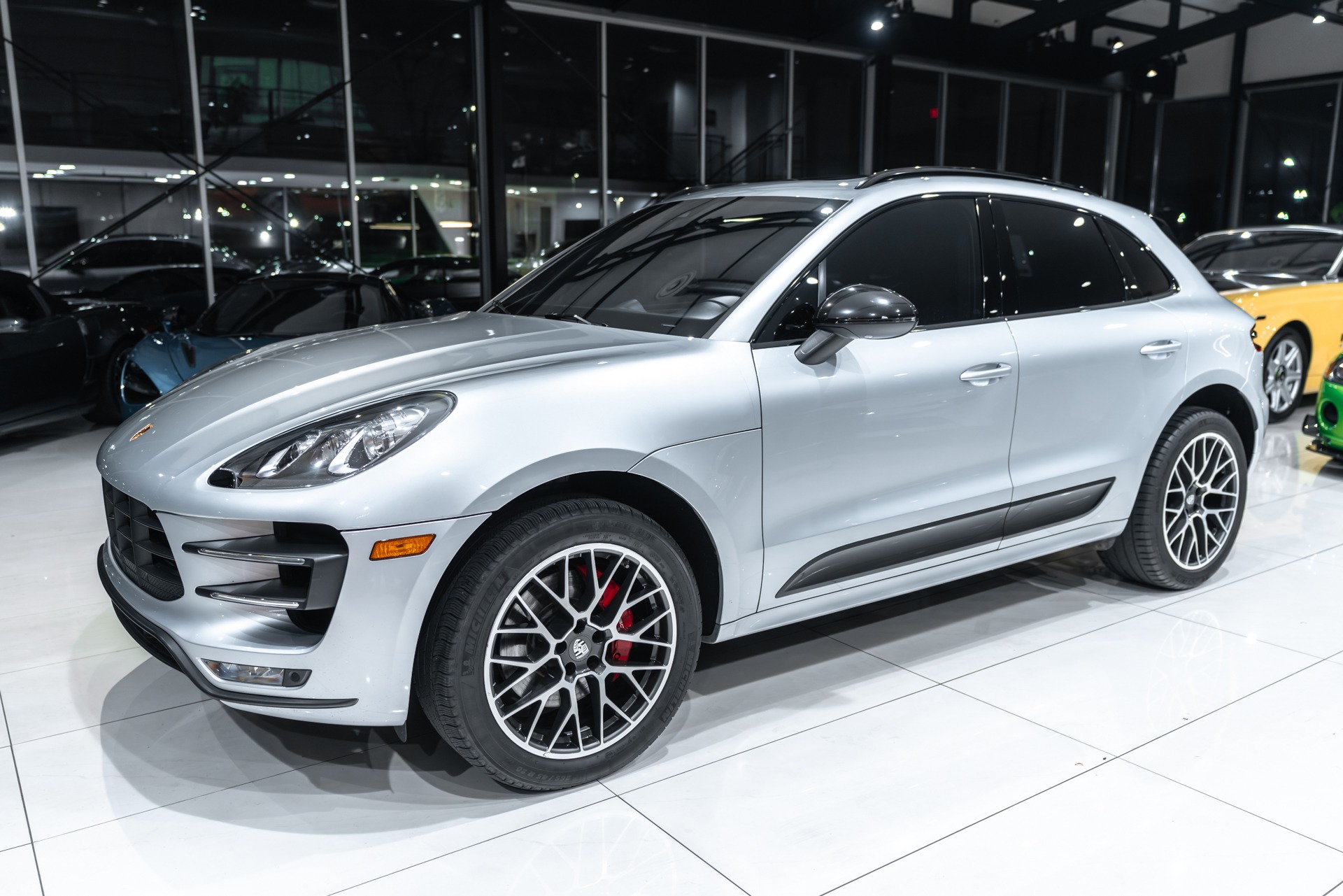 Used-2017-Porsche-Macan-Turbo-SUV-Premium-Pkg-Plus-Carbon-Fiber-Interior-HtdCooled-Front-Seats