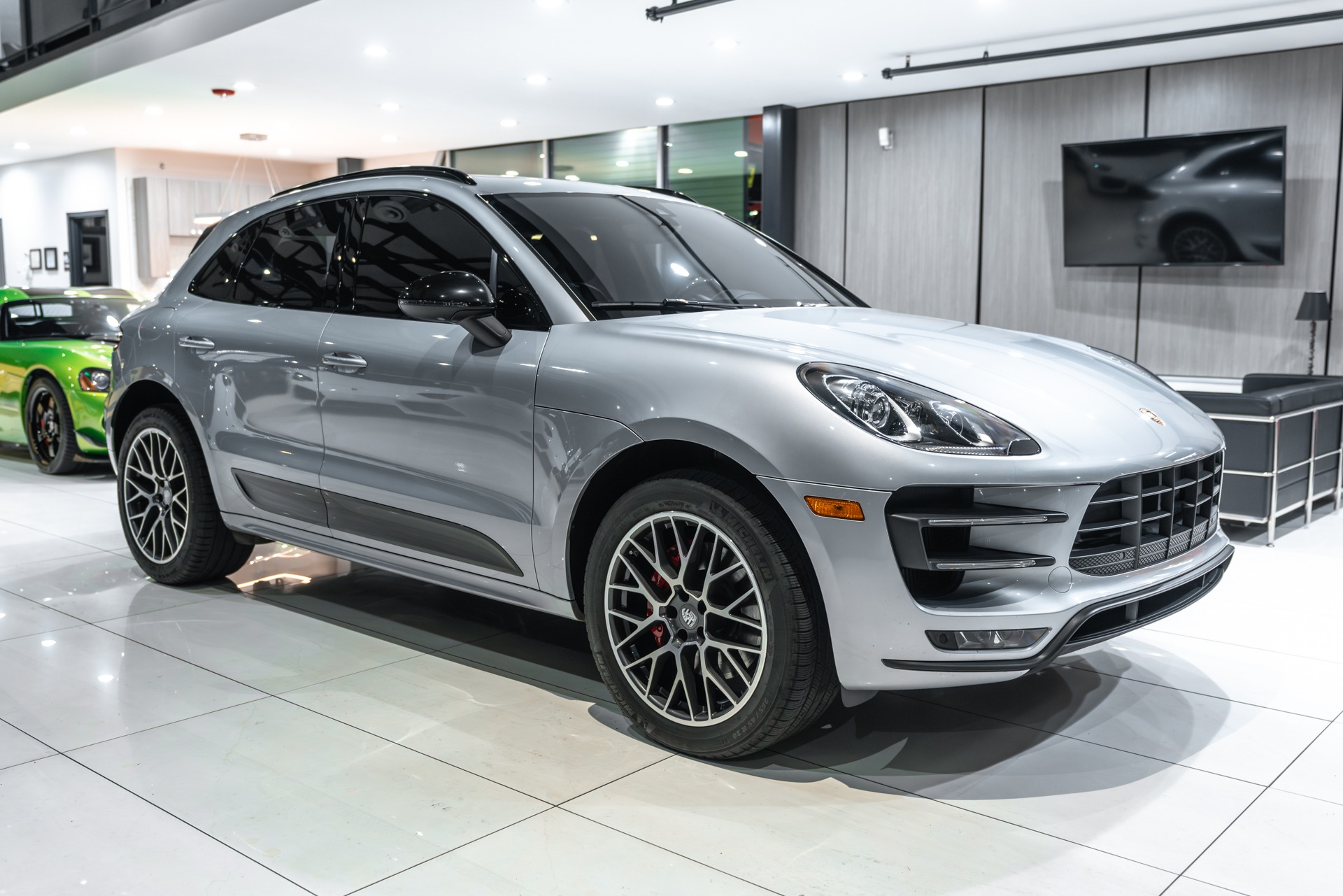 Used-2017-Porsche-Macan-Turbo-SUV-Premium-Pkg-Plus-Carbon-Fiber-Interior-HtdCooled-Front-Seats