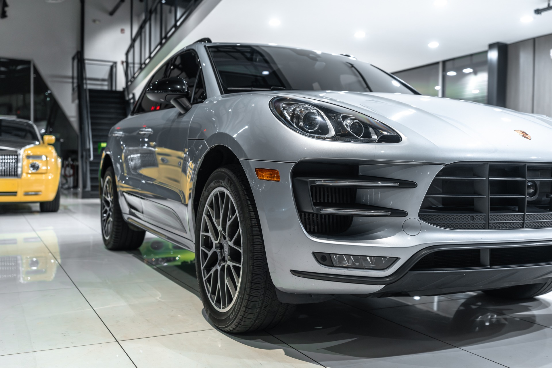 Used-2017-Porsche-Macan-Turbo-SUV-Premium-Pkg-Plus-Carbon-Fiber-Interior-HtdCooled-Front-Seats