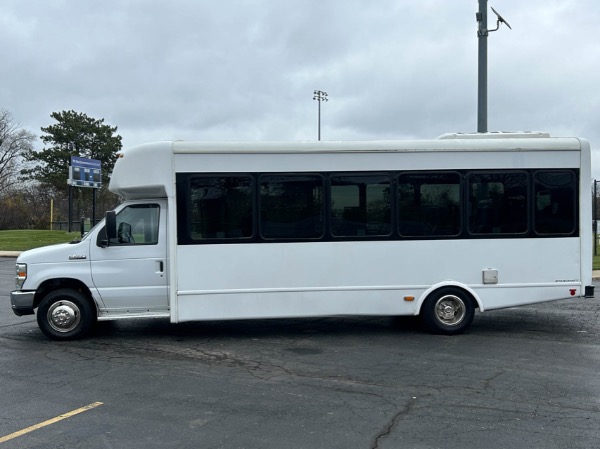 Used 2016 Ford Econline Super Duty for sale Sold at Chicago Motor Cars in West Chicago IL 60185 4