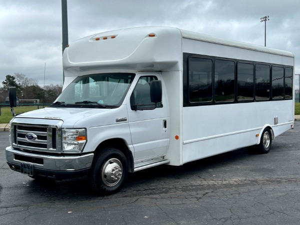 Used 2016 Ford Econline Super Duty for sale Sold at Chicago Motor Cars in West Chicago IL 60185 1