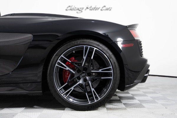 Used 2020 Audi R8 5.2 Quattro V10 Performance Spyder! Only 2,600 Miles! Carbon Fiber! MSRP $226k+ for sale Sold at Chicago Motor Cars in West Chicago IL 60185 4