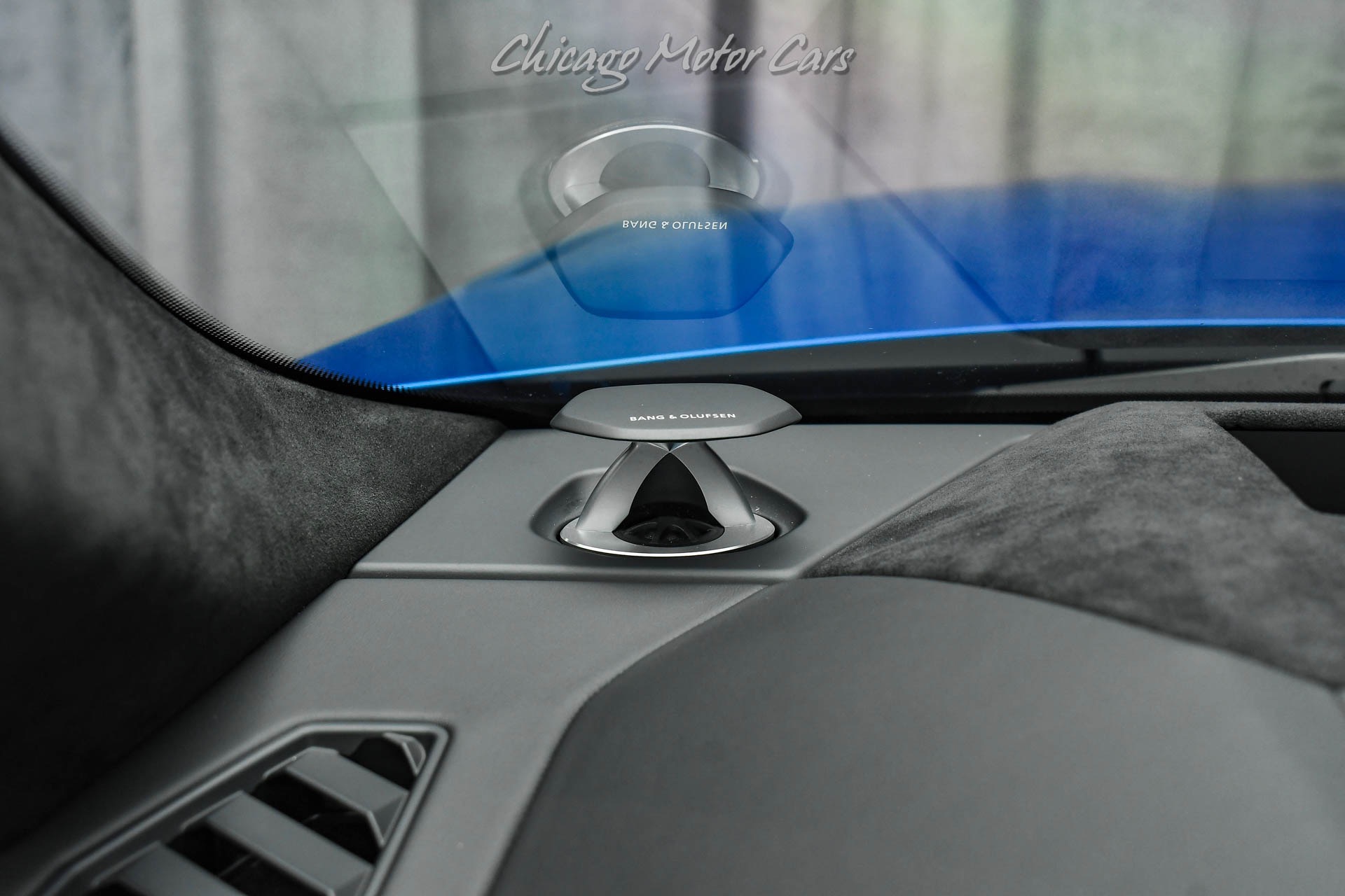 2022 LAMBORGHINI URUS - Image 10