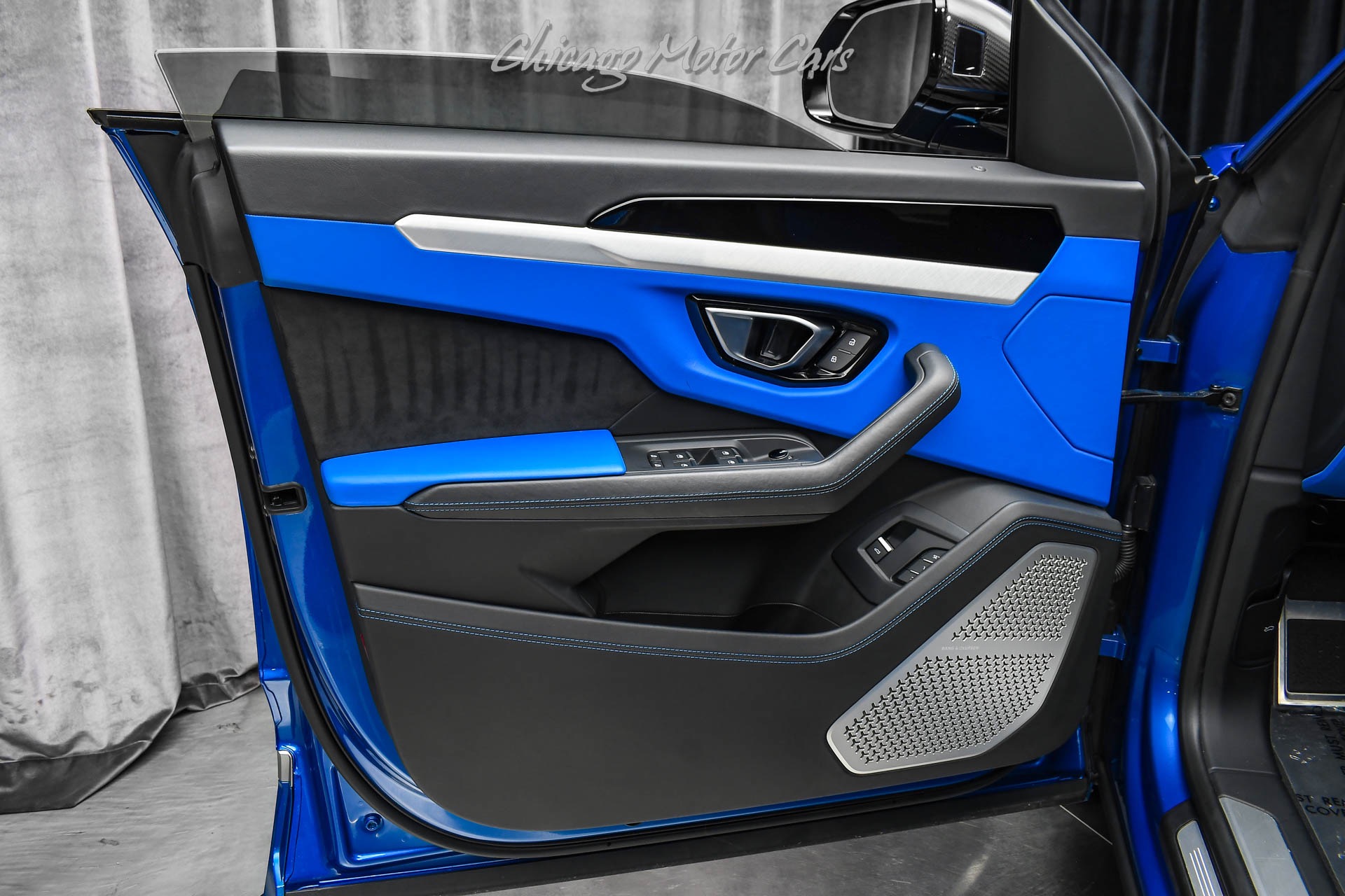 2022 LAMBORGHINI URUS - Image 33