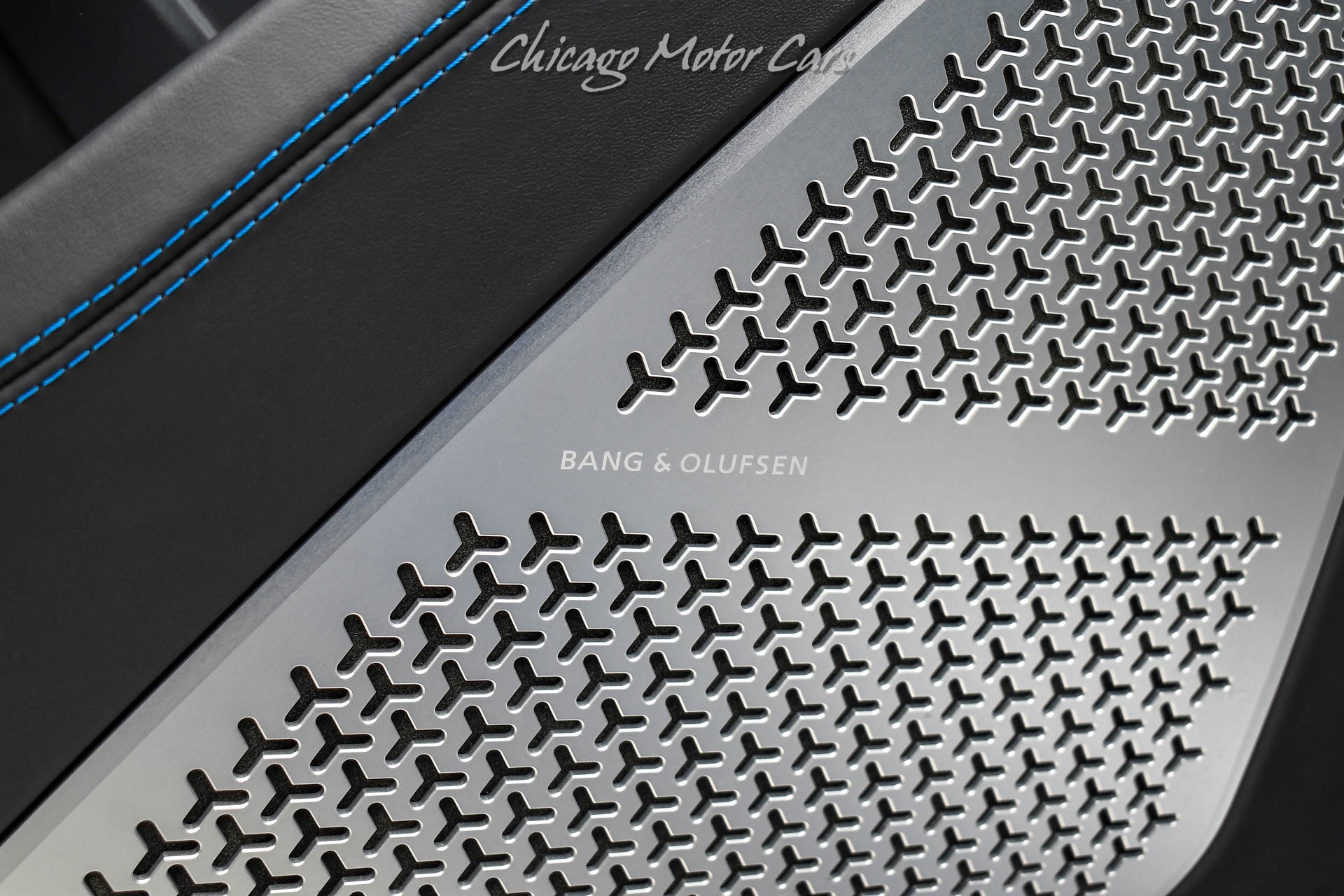 2022 LAMBORGHINI URUS - Image 34