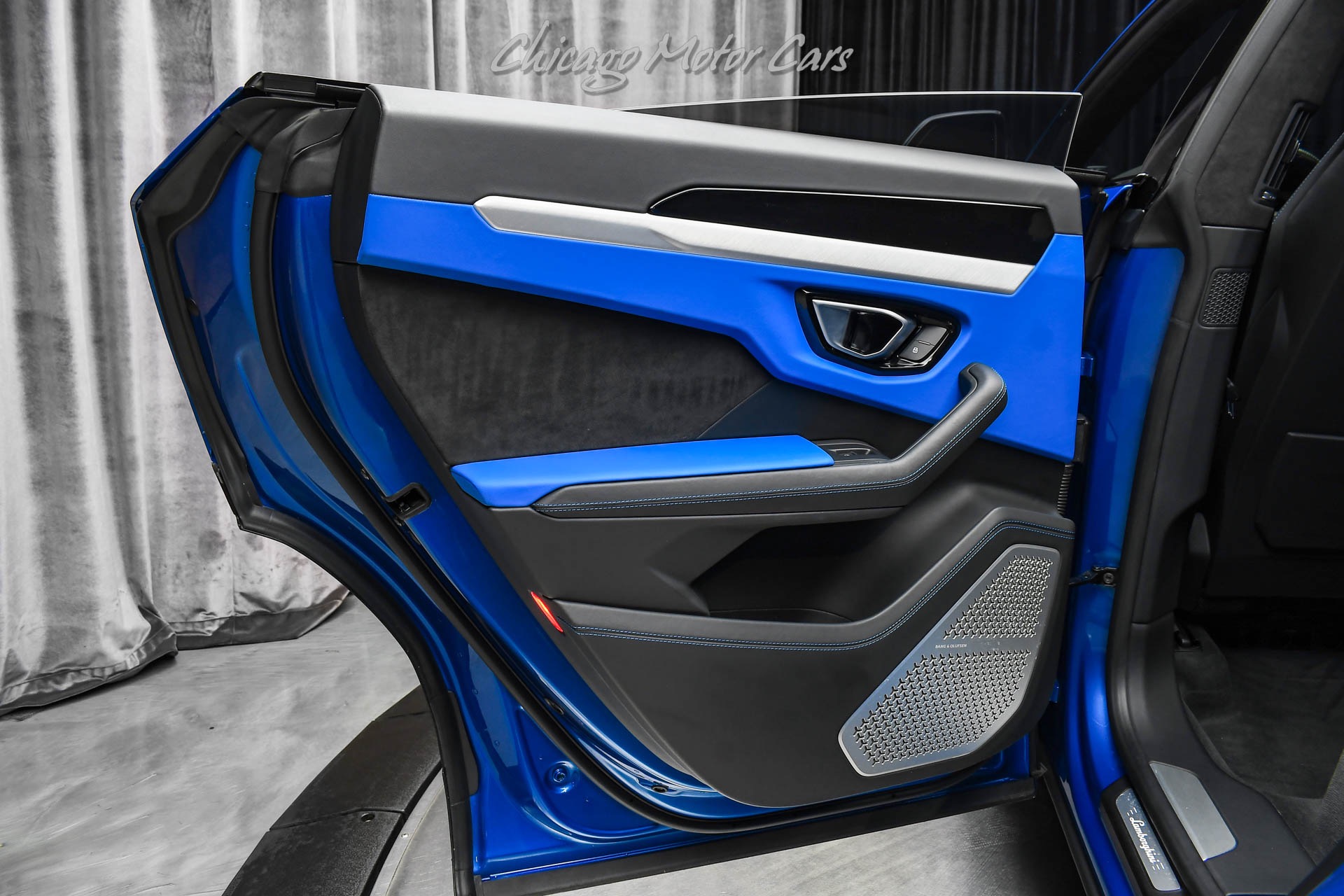 2022 LAMBORGHINI URUS - Image 36