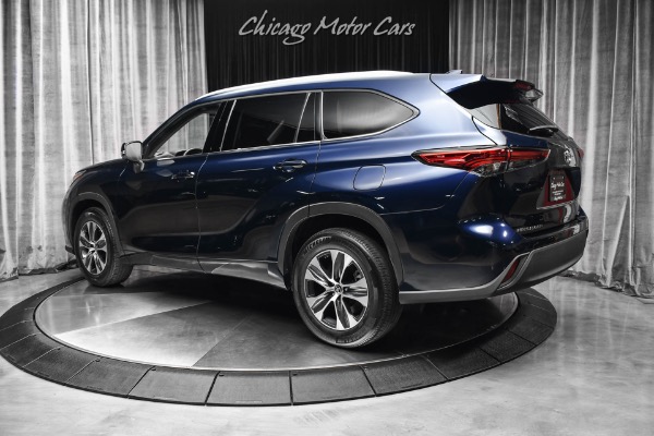 Used 2022 Toyota Highlander XLE SUV LOW Miles! Heated Front Seats! Pano Sunroof! 3-Row! Great Color! for sale Sold at Chicago Motor Cars in West Chicago IL 60185 3
