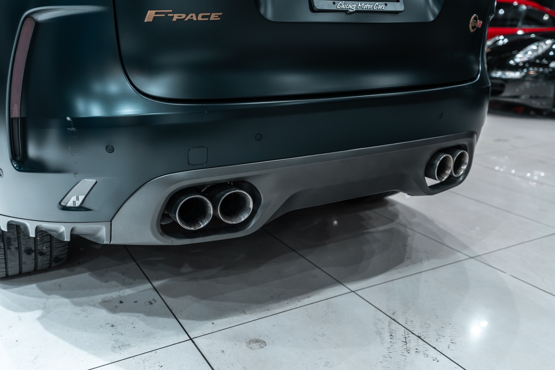 Used-2020-Jaguar-F-PACE-SVR-SUV-RARE-Satin-British-Racing-Green-Carbon-Trim-Supercharged-V8