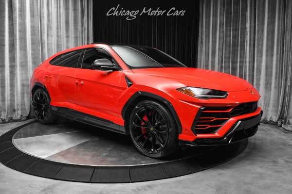 Used 2019 Lamborghini Urus Tons of Carbon Fiber! B & O Sound System! Starlight Headliner! Loaded! for sale Sold at Chicago Motor Cars in West Chicago IL 60185 6