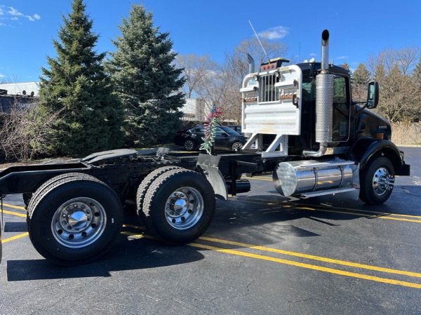 Used 2007 Kenworth T800 Truck for sale Sold at Chicago Motor Cars in West Chicago IL 60185 5