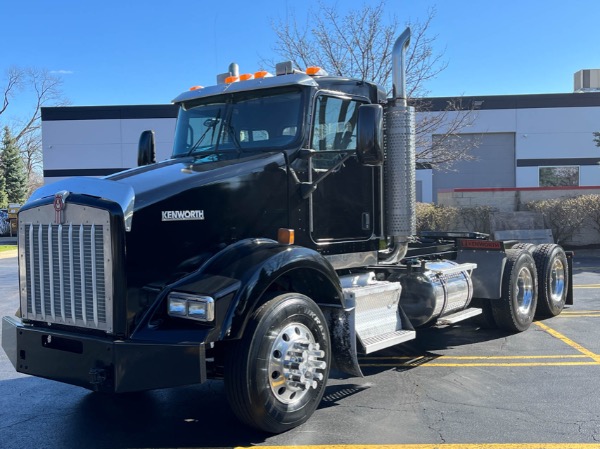 Used 2007 Kenworth T800 Truck for sale Sold at Chicago Motor Cars in West Chicago IL 60185 1