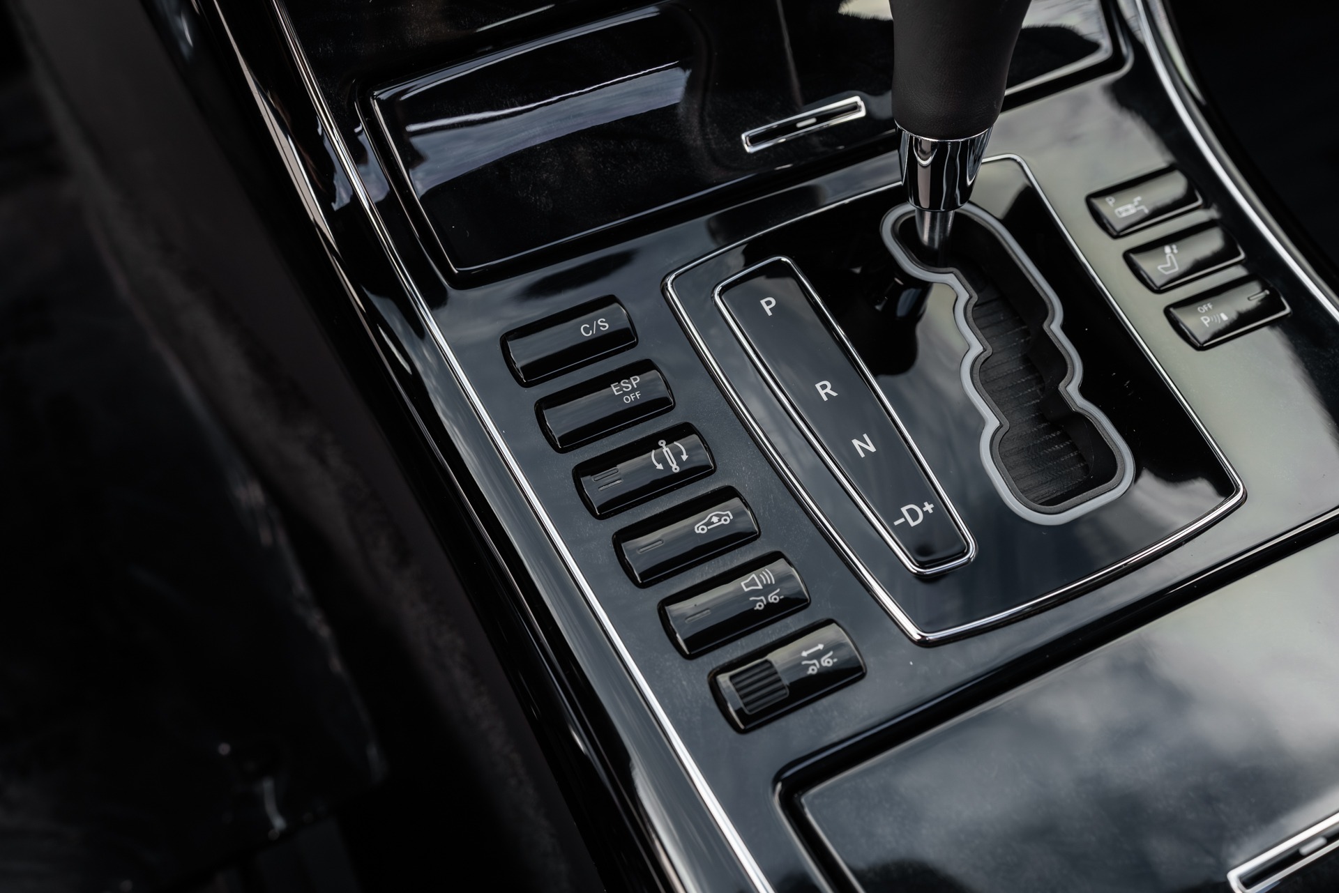 2009 MAYBACH 57 - Image 19