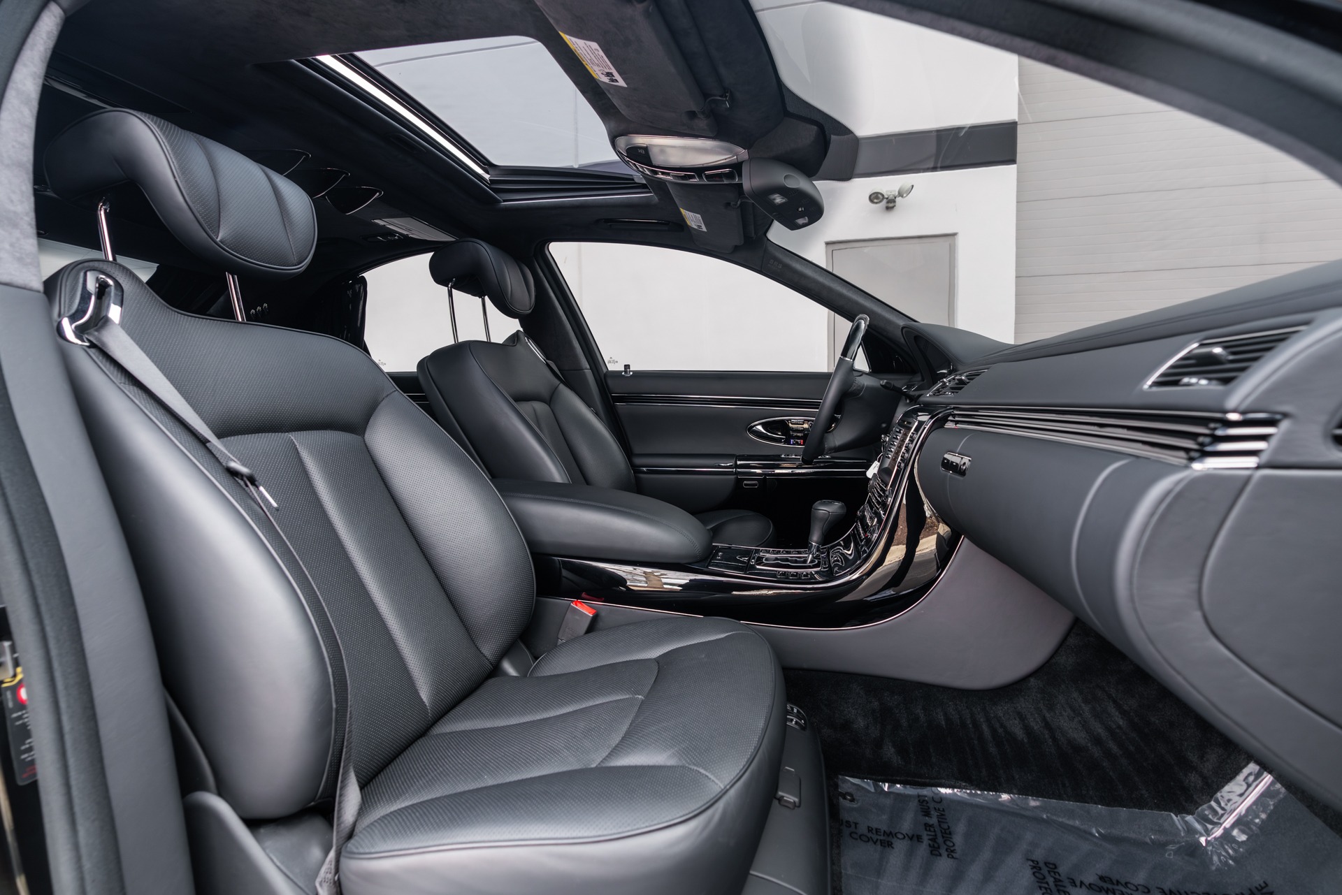 2009 MAYBACH 57 - Image 25