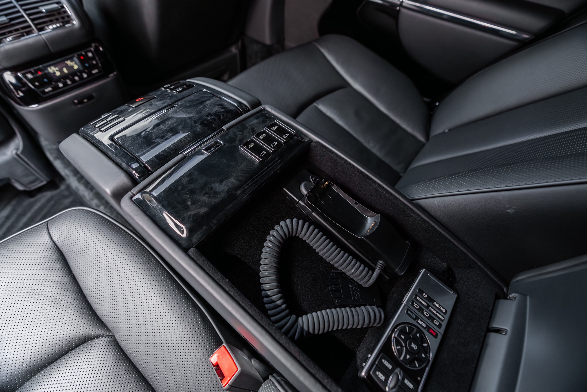 2009 MAYBACH 57 - Image 28