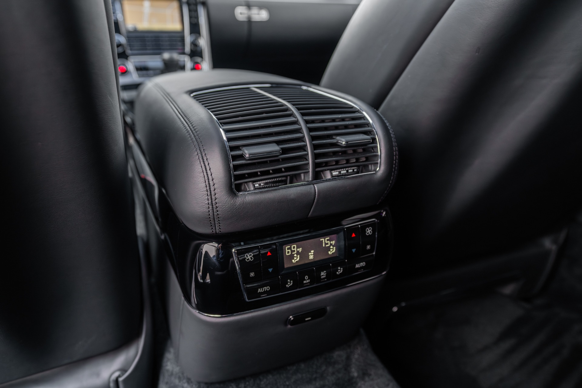 2009 MAYBACH 57 - Image 32