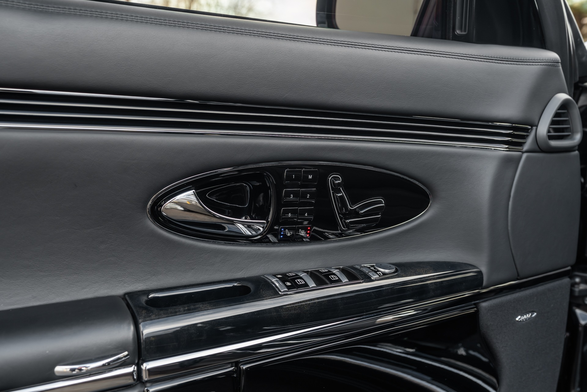 2009 MAYBACH 57 - Image 43