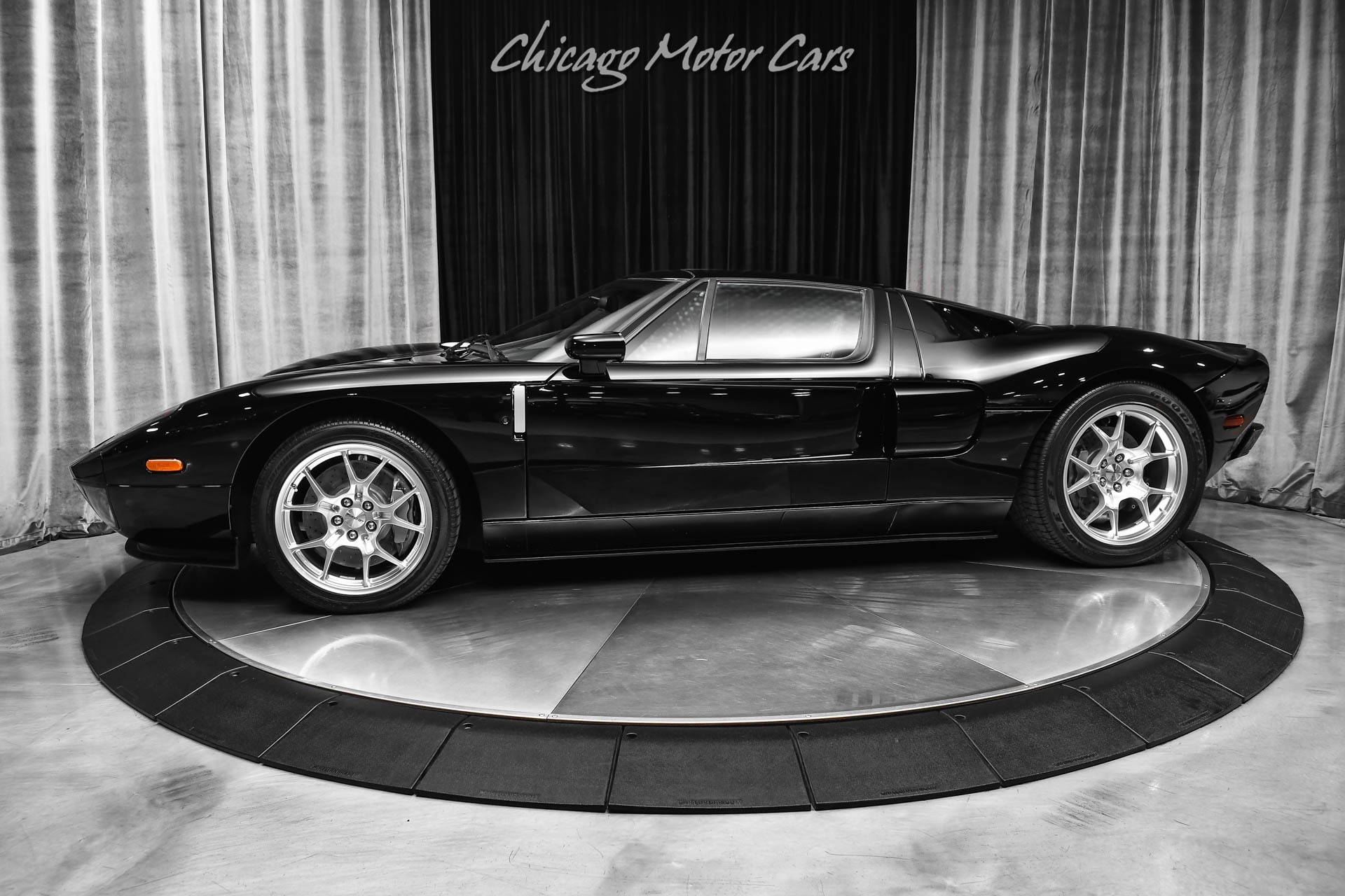 Used 2005 Ford GT Coupe ONLY 1900 Miles! RARE NO STRIPE! COLLECTOR Quality! ALL Original! for sale Sold at Chicago Motor Cars in West Chicago IL 60185 1