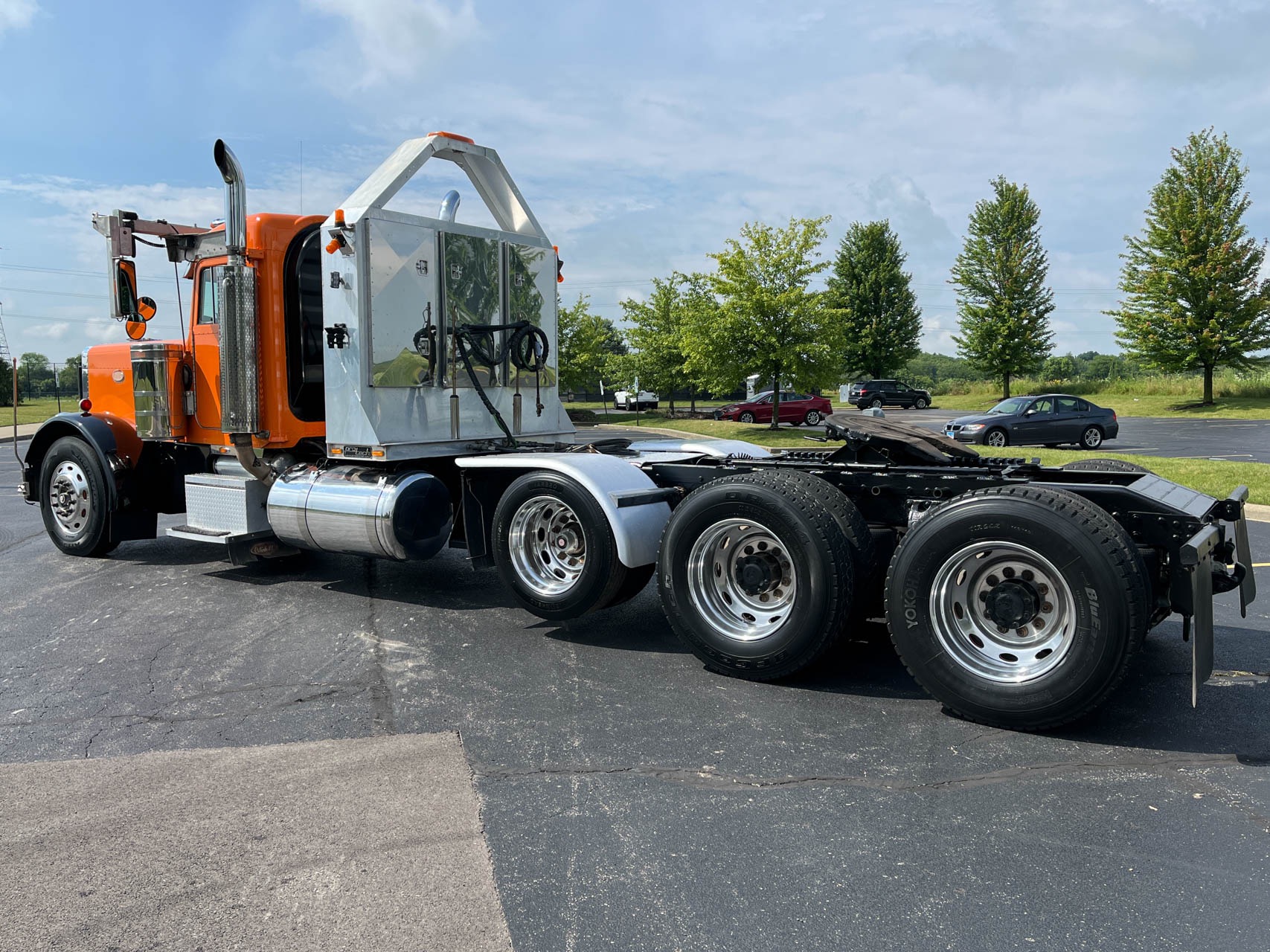 Used 2000 Peterbilt Conventional 379 EXHD Day Cab Tri-Axle For