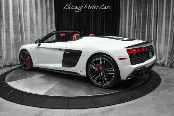 Used 2020 Audi R8 5.2 quattro V10 performance Spyder! B&O Sound! Tons of Carbon Fiber! for sale Sold at Chicago Motor Cars in West Chicago IL 60185 3