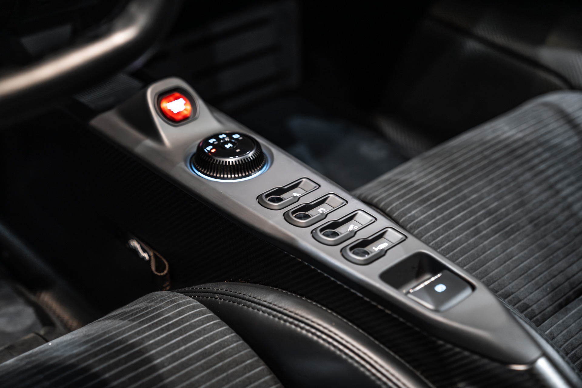 2018 FORD GT - Image 17