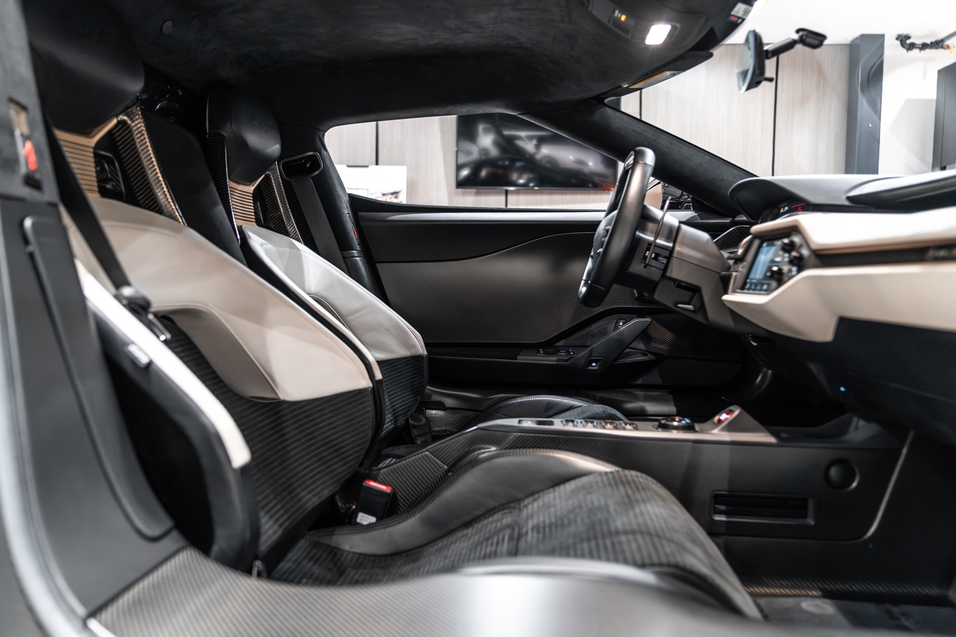 2018 FORD GT - Image 24