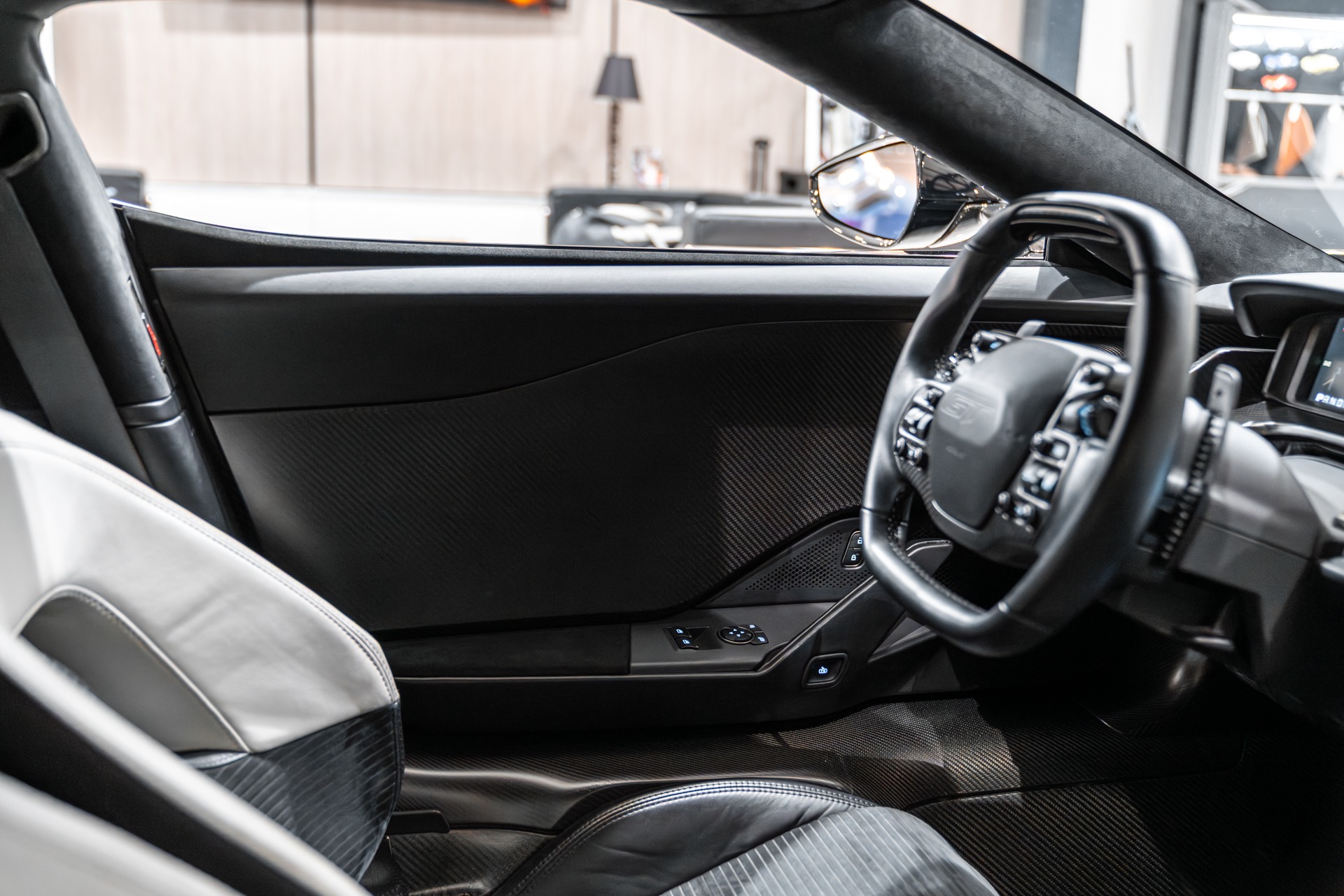 2018 FORD GT - Image 29