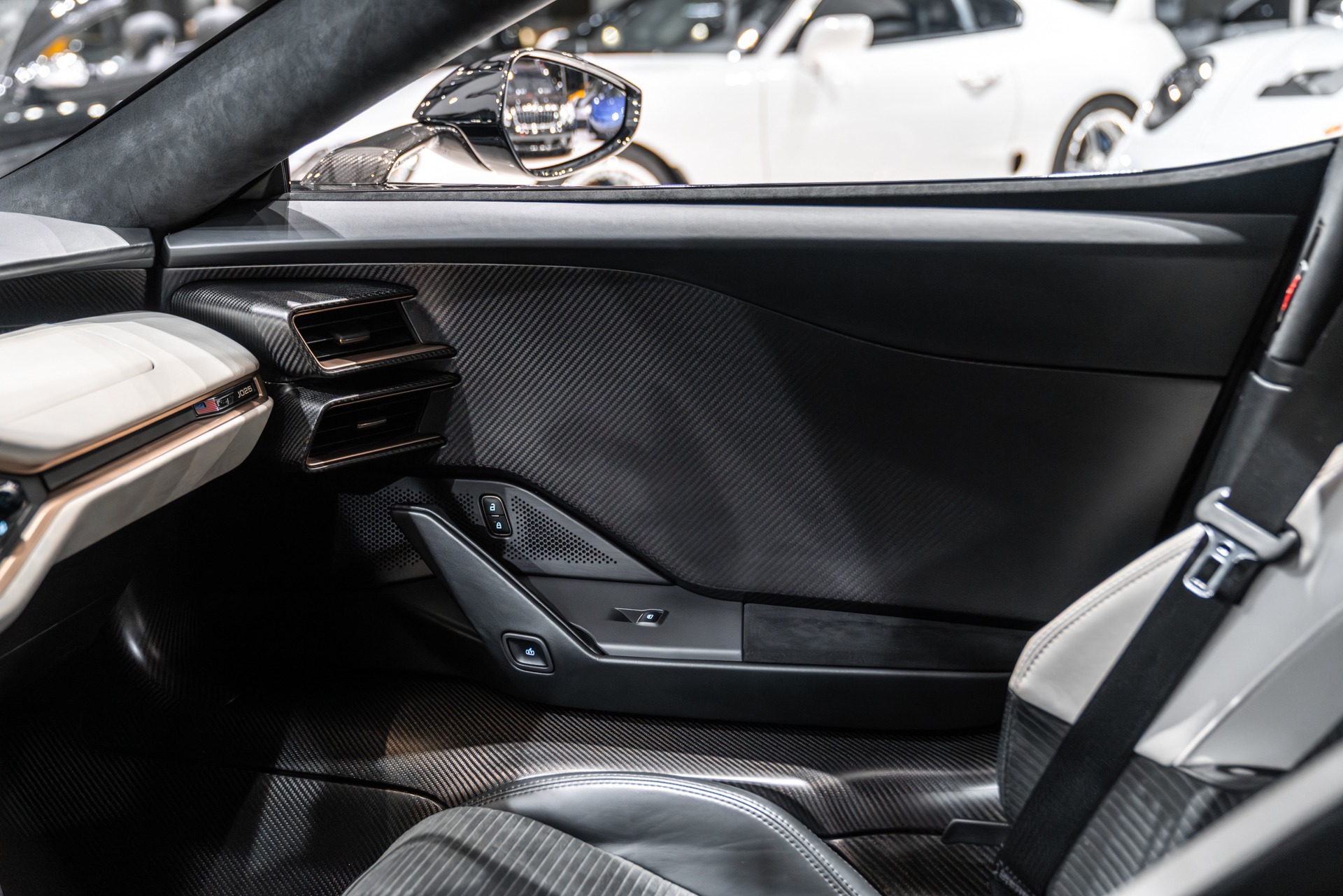 2018 FORD GT - Image 30