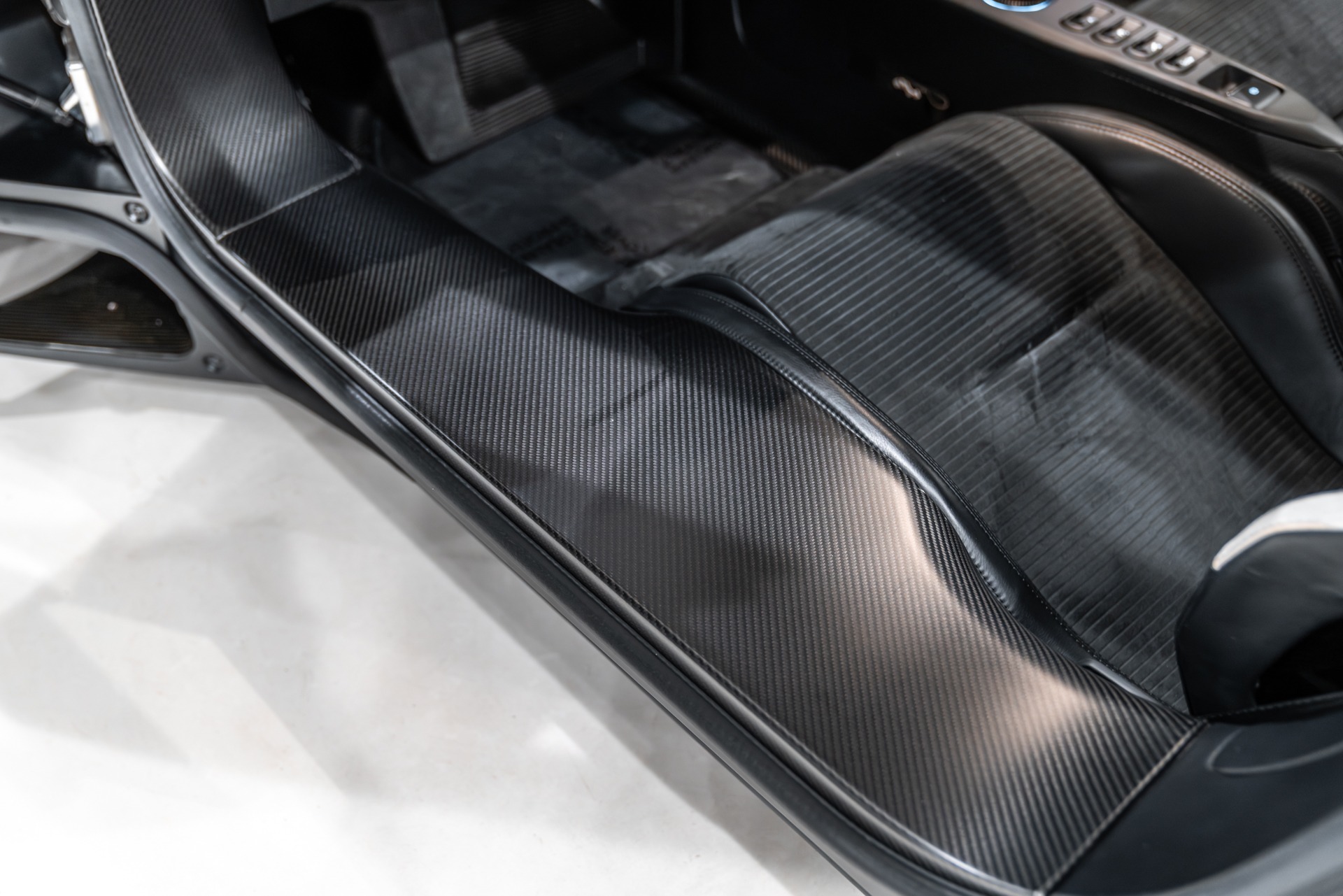 2018 FORD GT - Image 31