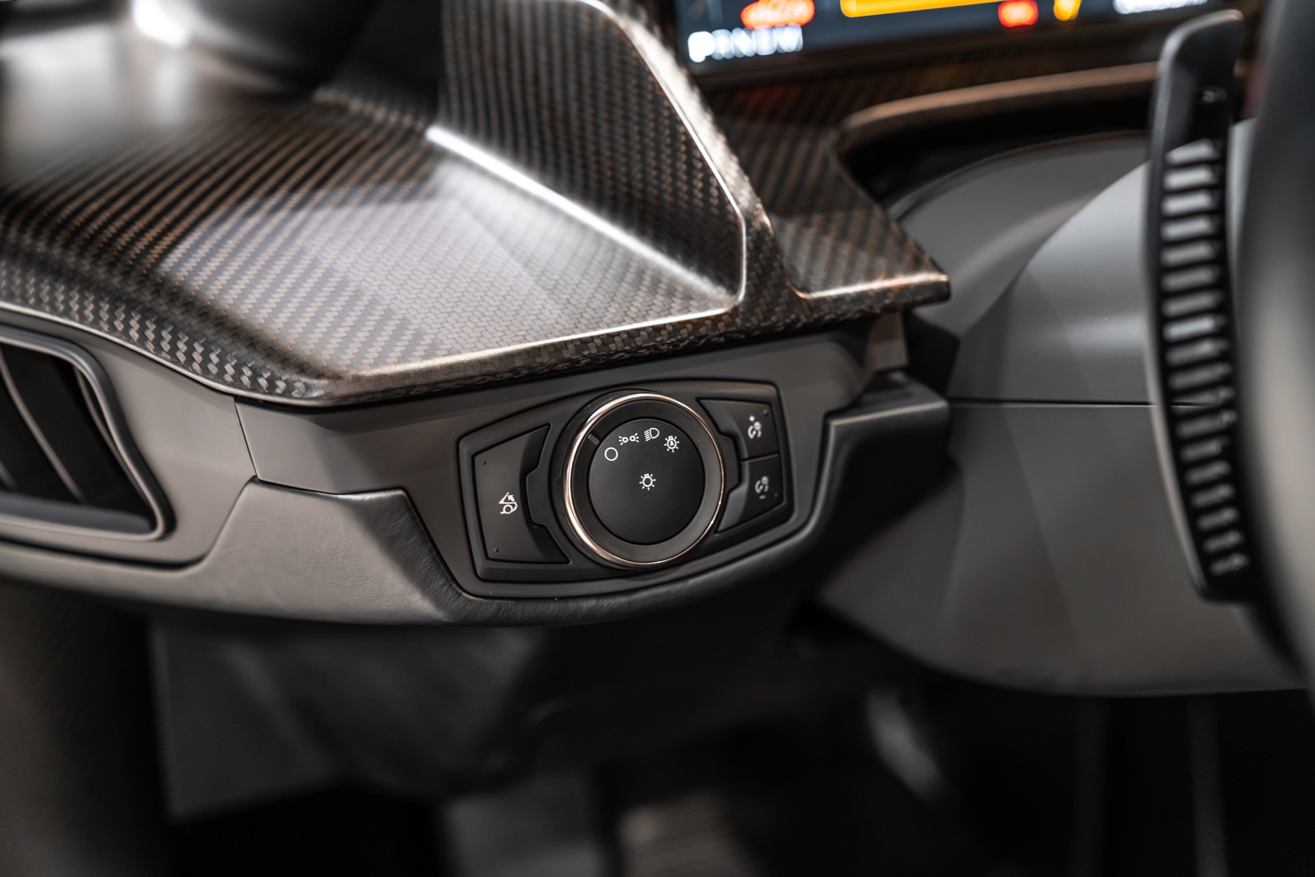 2018 FORD GT - Image 8