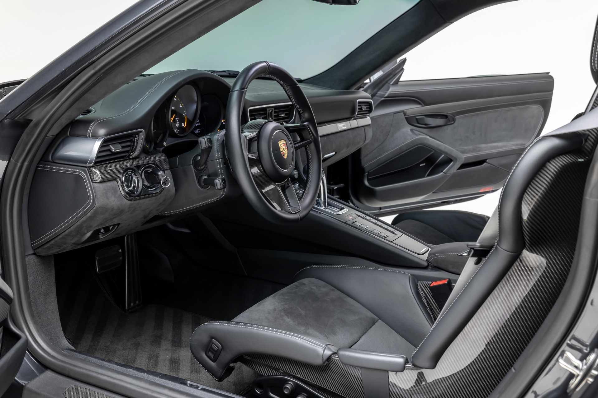 2018 PORSCHE 911 - Image 17