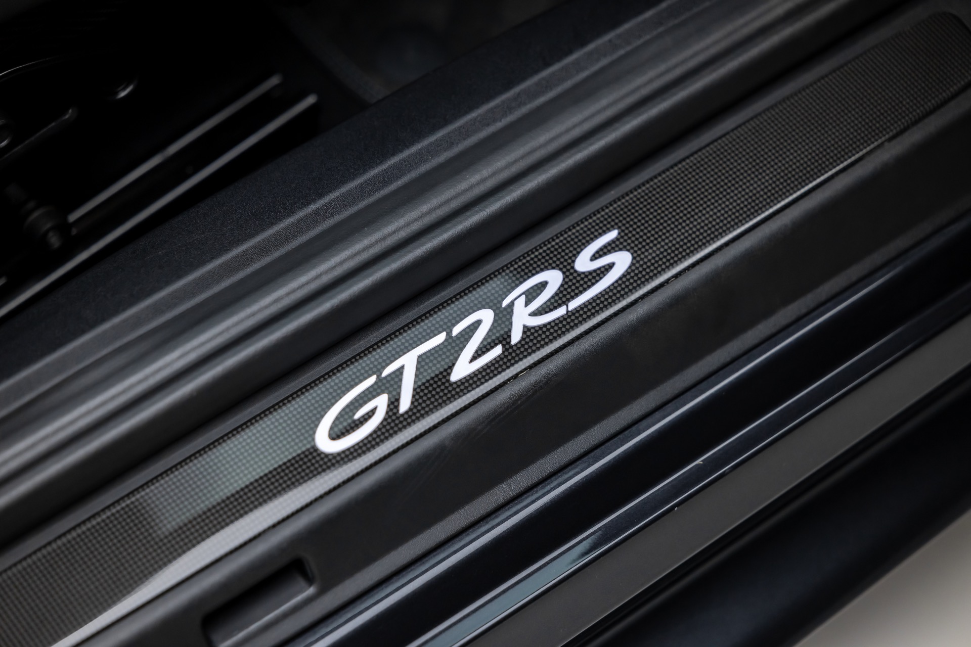 2018 PORSCHE 911 - Image 32