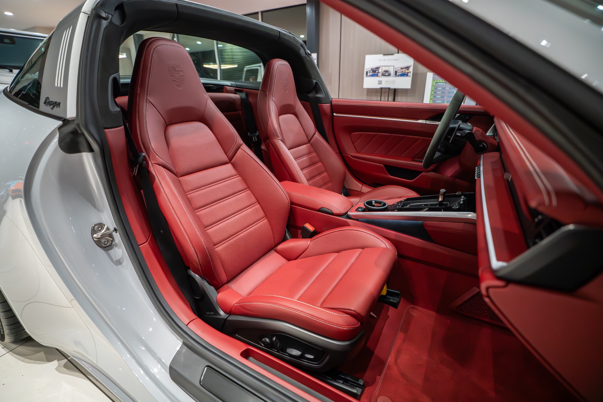 2024 PORSCHE 911 - Image 33