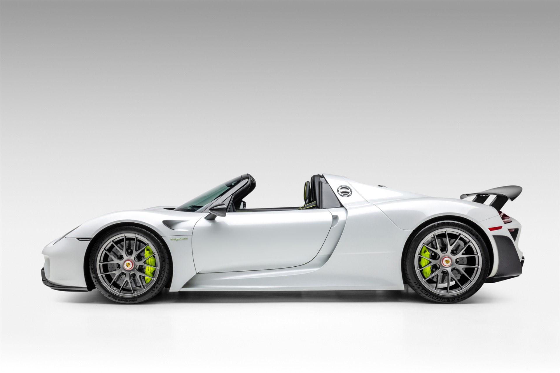 Used 2015 Porsche 918 Spyder Weissach Paint to Sample Oryx