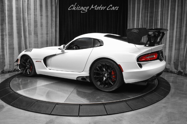 Used 2016 Dodge Viper ACR Extreme Aero! Ceramic Matrix Brakes! Fully Loaded! 5K Miles! for sale Sold at Chicago Motor Cars in West Chicago IL 60185 3