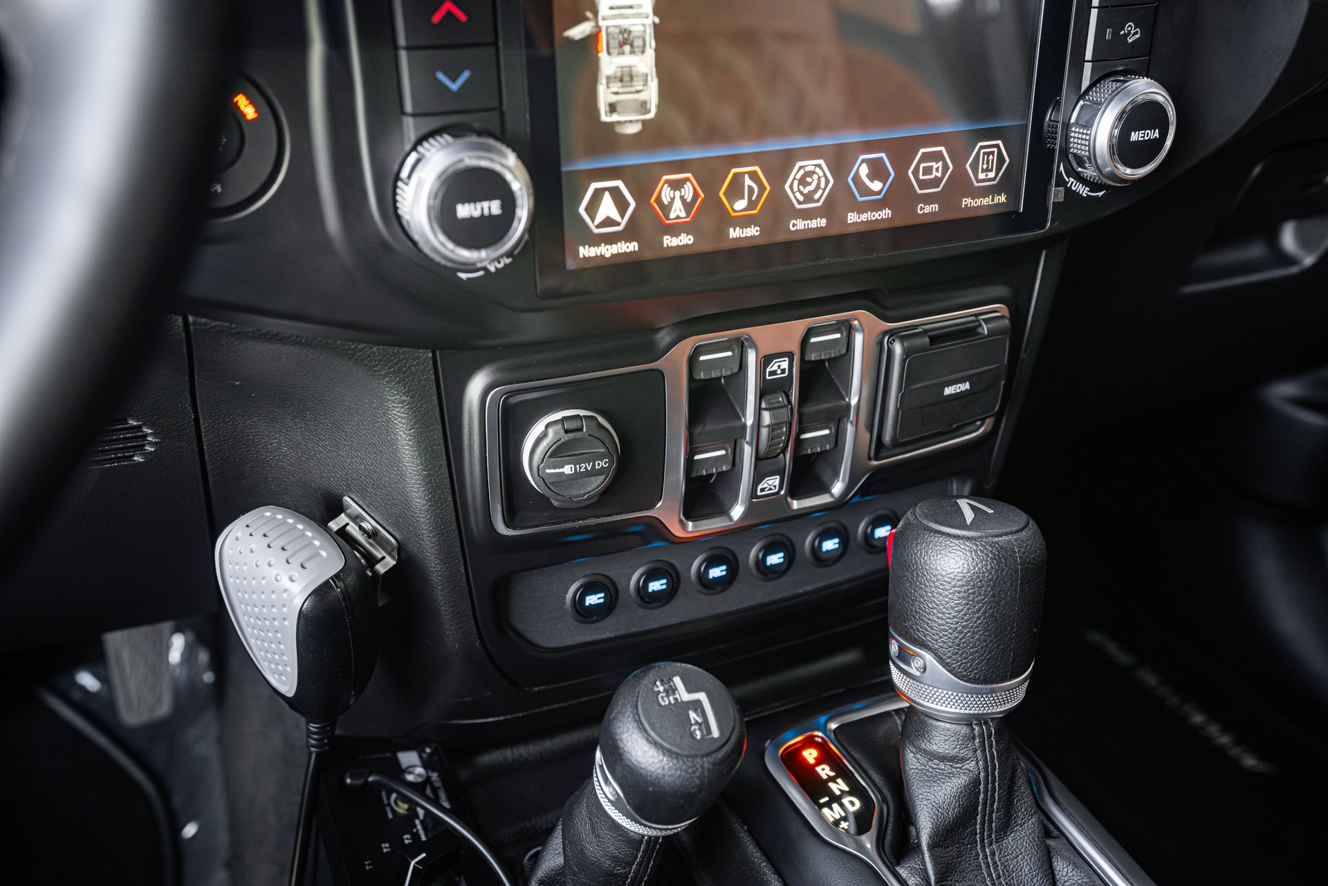 2021 JEEP GLADIATOR - Image 18