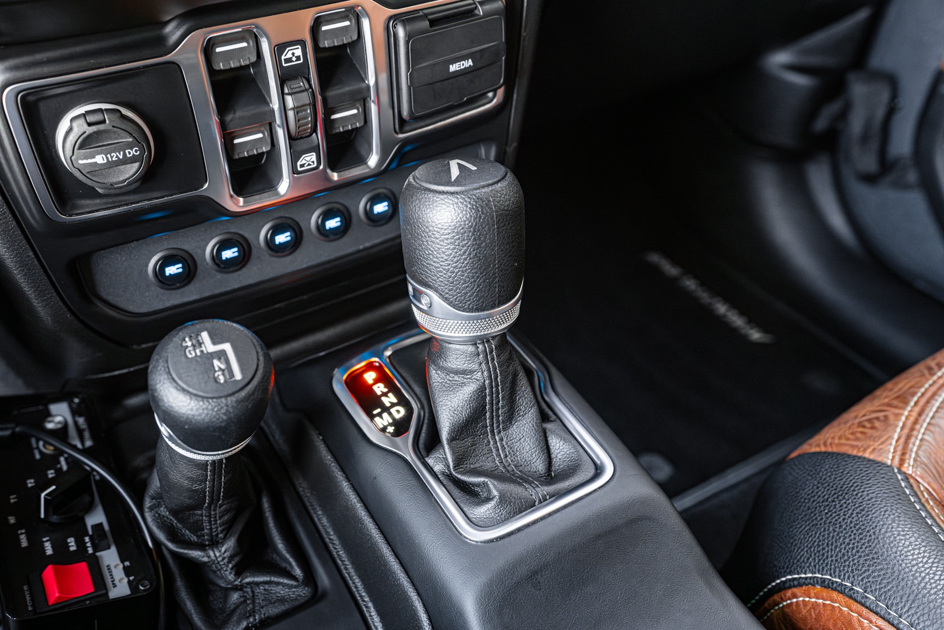 2021 JEEP GLADIATOR - Image 21