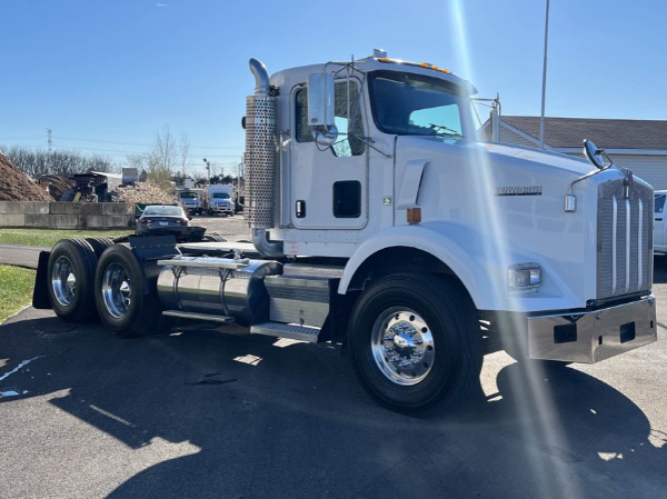 Used 2004 Kenworth T800 Truck for sale Sold at Chicago Motor Cars in West Chicago IL 60185 3