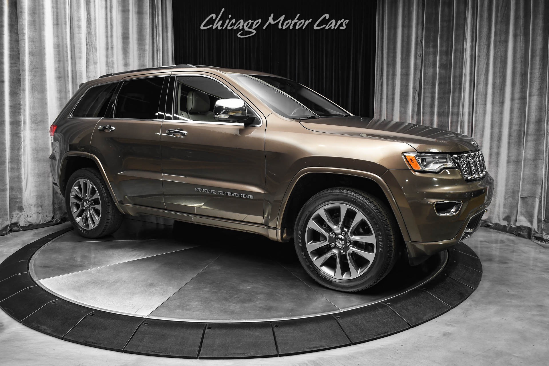 Used 2017 Jeep Grand Cherokee Overland! 4X4! Dual Pane Panoroof