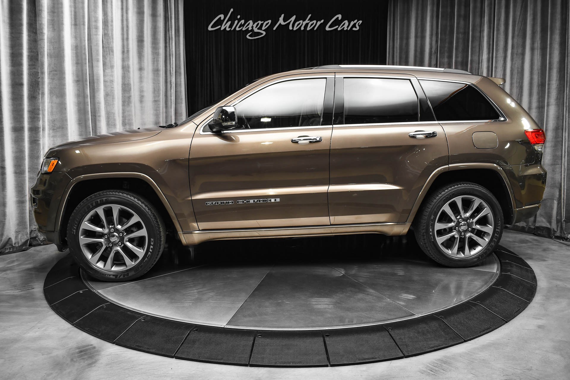 Used 2017 Jeep Grand Cherokee Overland! 4X4! Dual Pane Panoroof! Heated and Vent Seats! Loaded! for sale Sold at Chicago Motor Cars in West Chicago IL 60185 1