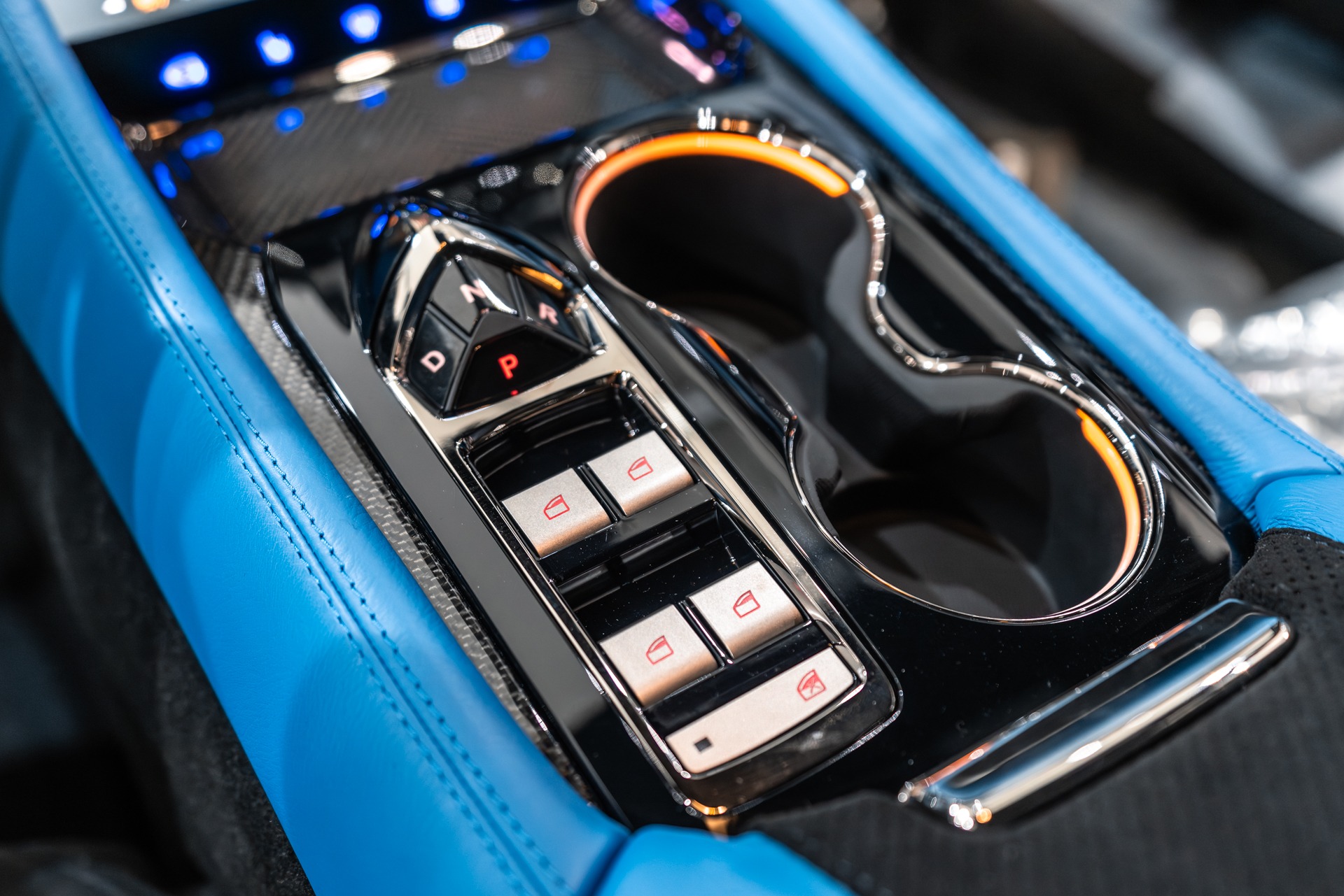 2025 KARMA REVERO - Image 18