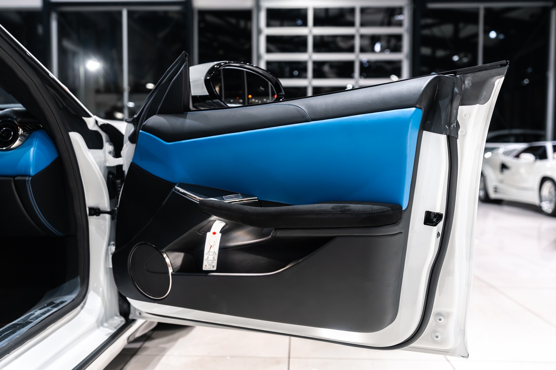 2025 KARMA REVERO - Image 34