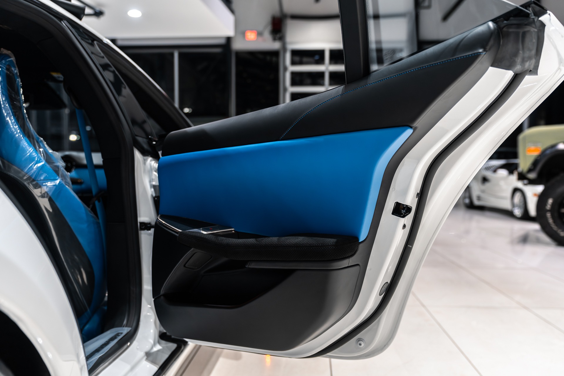 2025 KARMA REVERO - Image 36