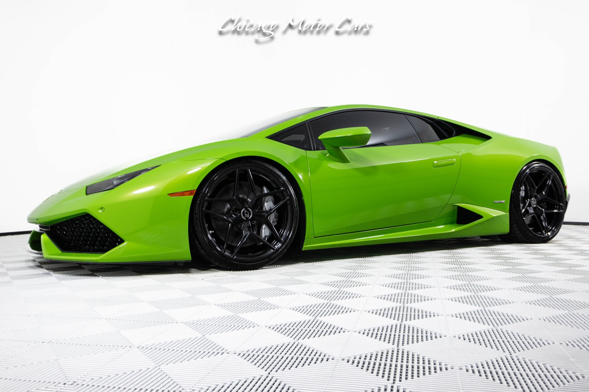 Used 2016 Lamborghini Huracan LP 610-4! Verde Mantis! Stunning Verde Fauns Interior! PPF! Loaded! for sale Sold at Chicago Motor Cars in West Chicago IL 60185 1