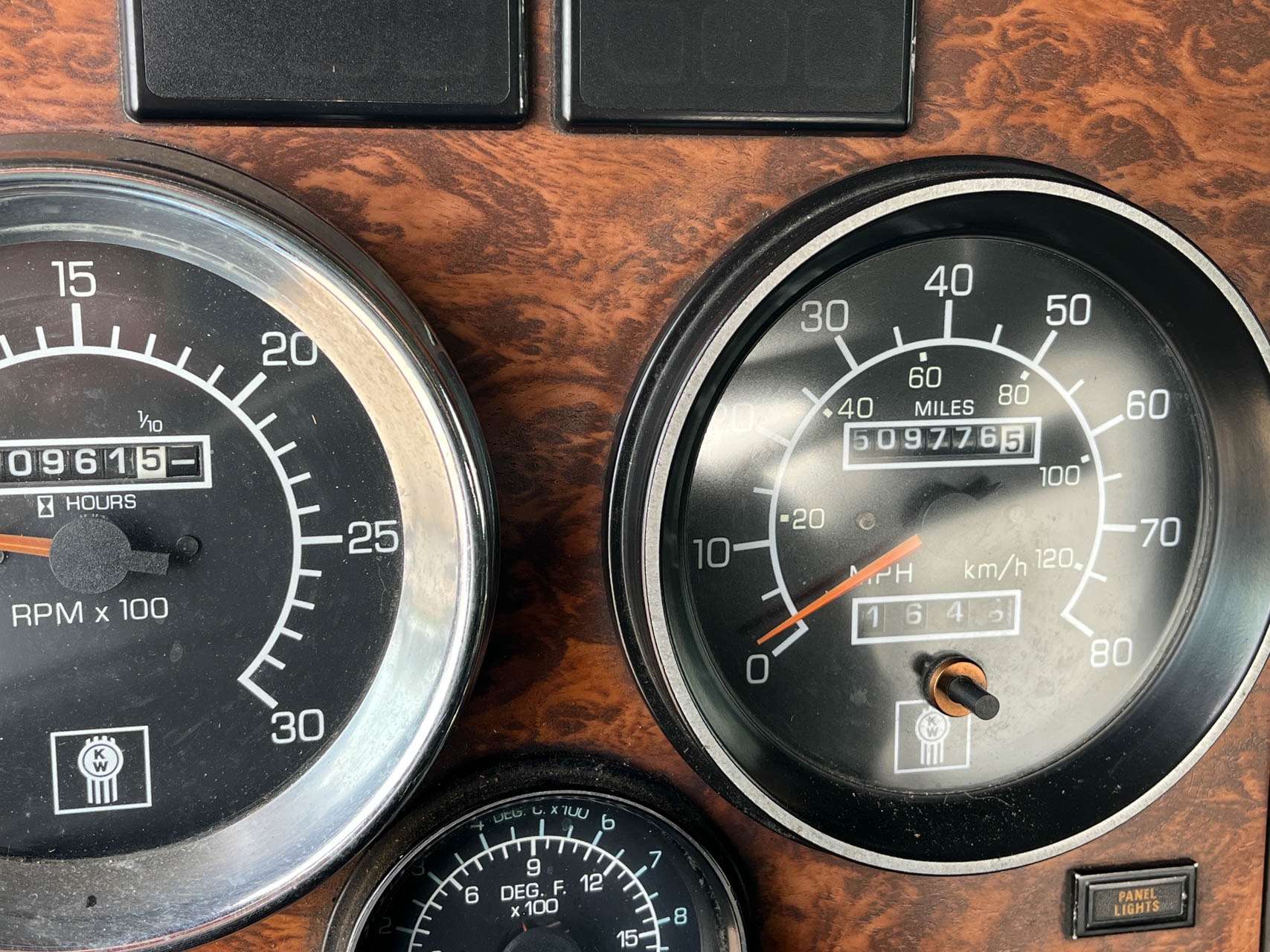 2002 KENWORTH T800 - Image 15