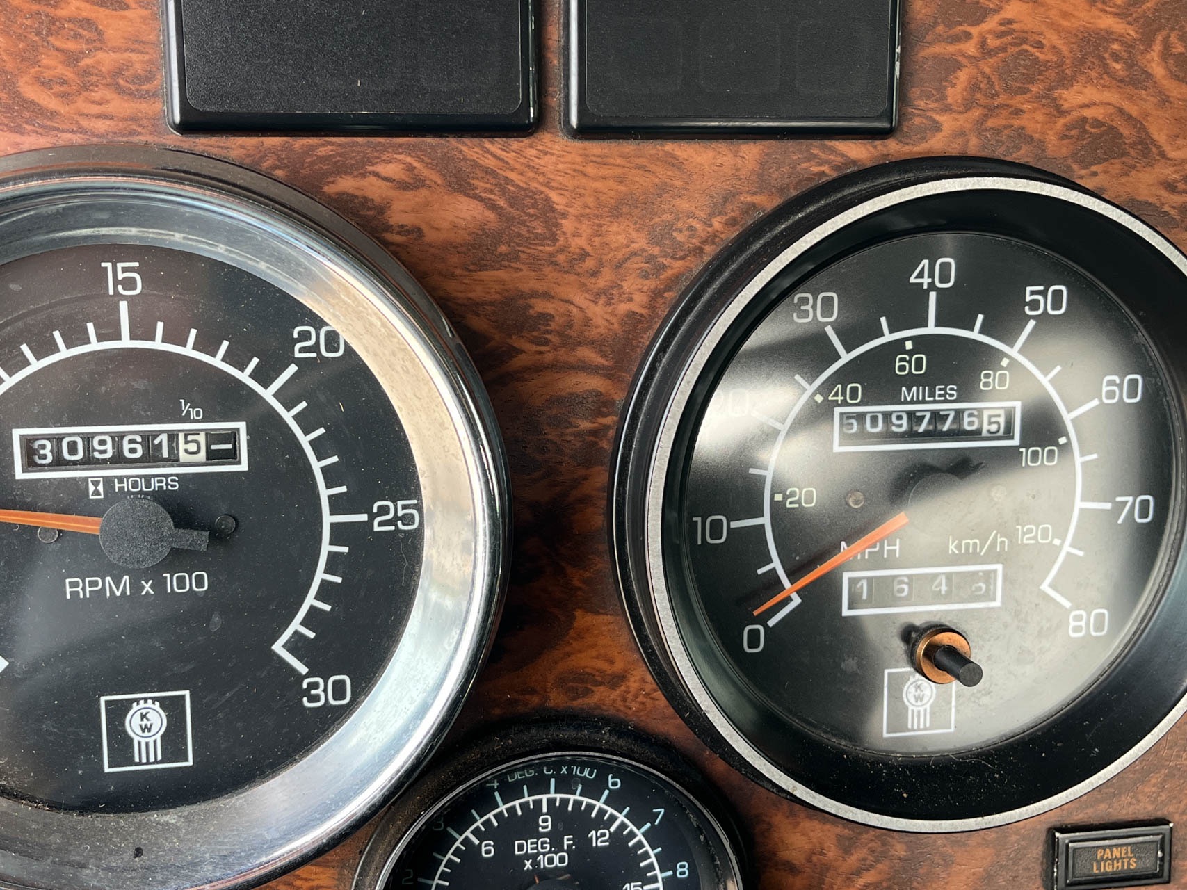 2002 KENWORTH T800 - Image 16